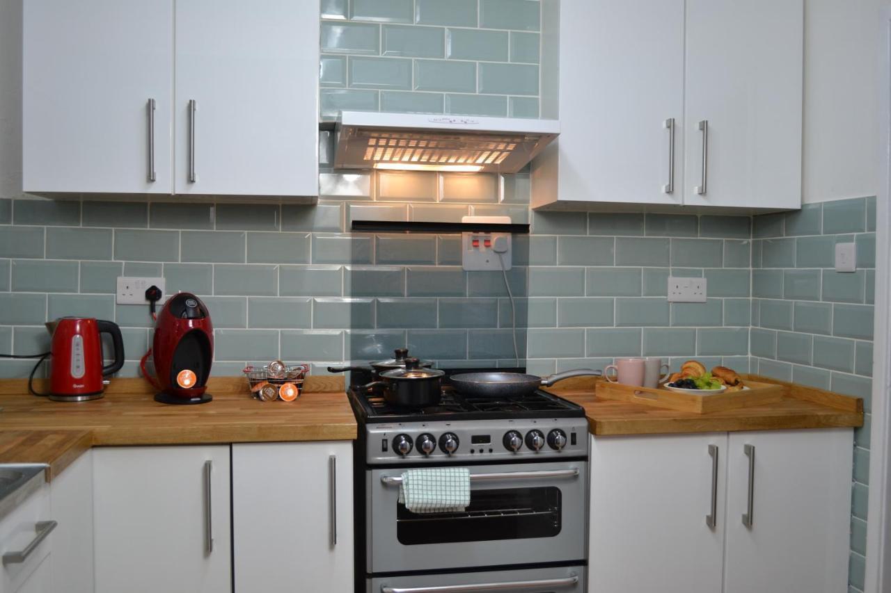 Epicsa - Corporate & Family Stay In 3 Bedroom House With Garden, Free Parking CBG Eksteriør billede
