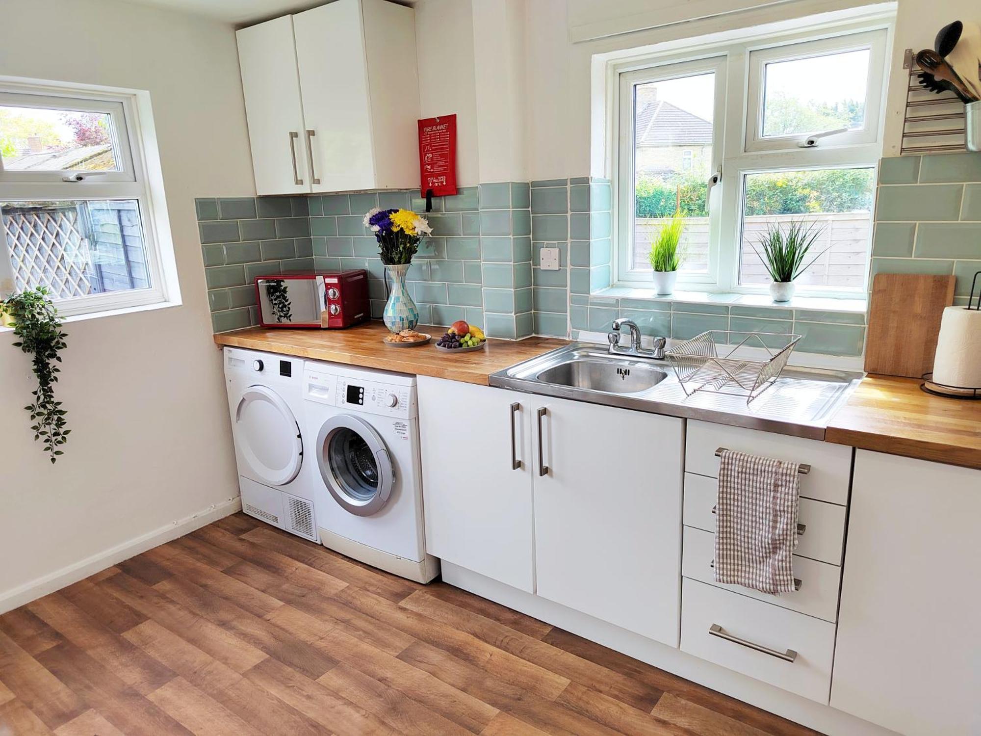Epicsa - Corporate & Family Stay In 3 Bedroom House With Garden, Free Parking CBG Eksteriør billede
