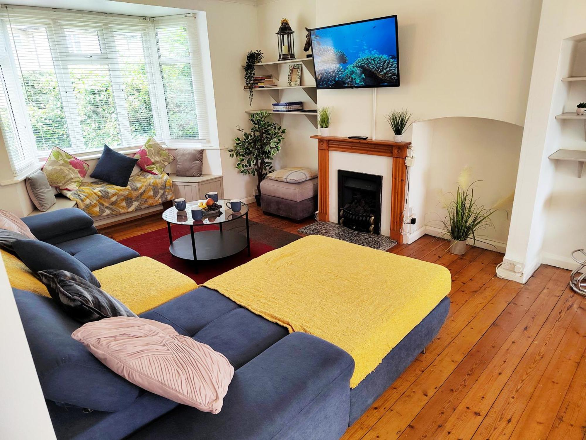 Epicsa - Corporate & Family Stay In 3 Bedroom House With Garden, Free Parking CBG Eksteriør billede